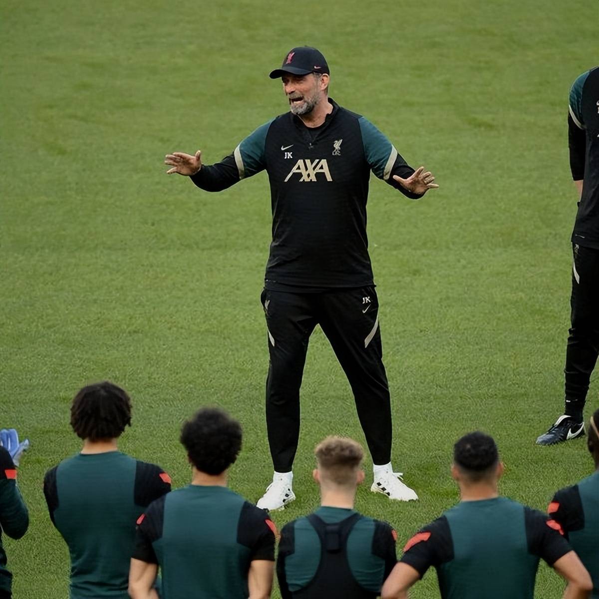 开云体育下载-关于里程碑夜！夏洛特黄蜂官宣签约，葡超清晨刷纪录，管理层满意，赛季目标并未改变的信息