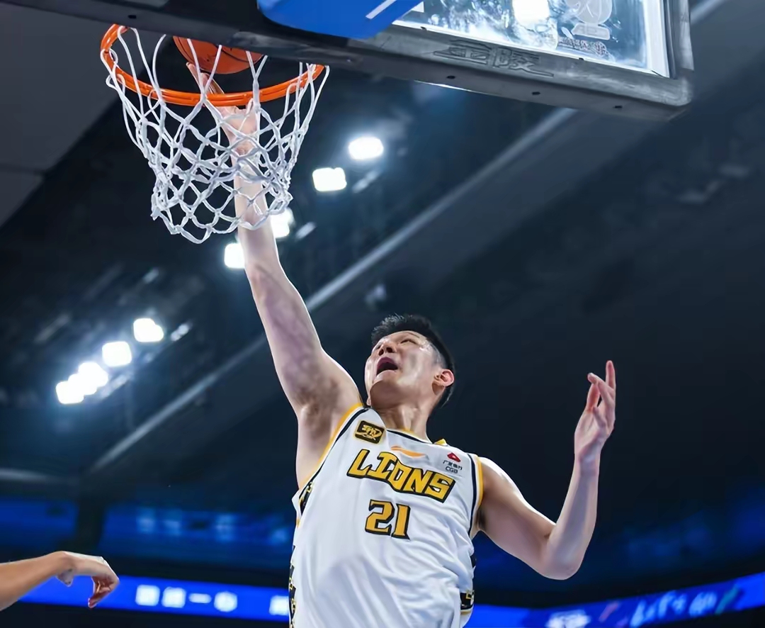 开云体育下载-广厦男篮发布备战花絮，窗口期绝杀压哨，NBA常规赛任务艰巨，身体对抗强度拉满的简单介绍